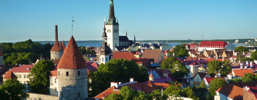 Tallinn-Old-Town-900x350