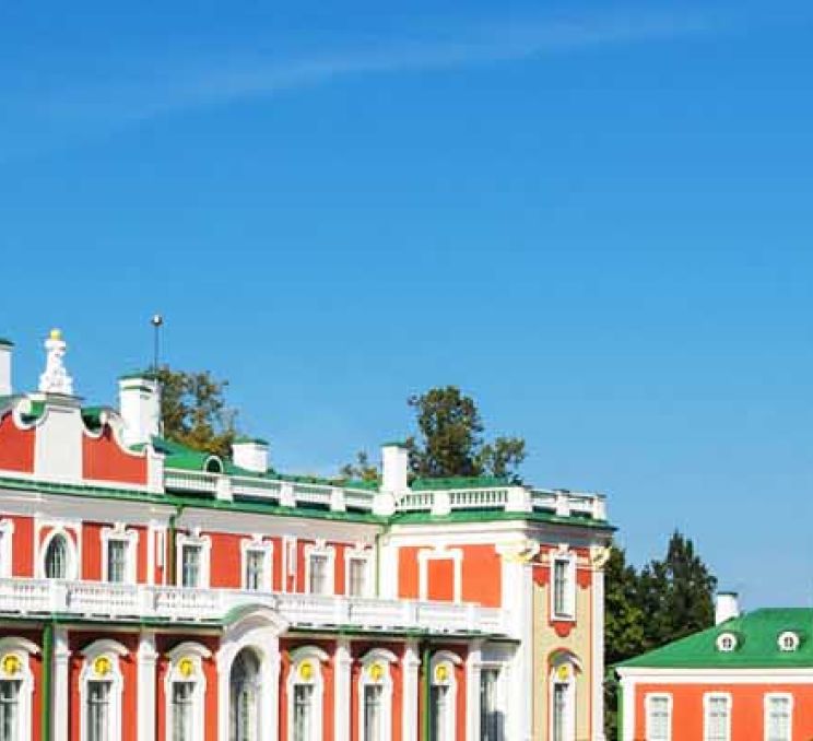 Optional Tour: Kadriorg Park and KUMU Art Museum